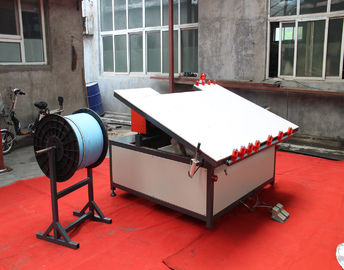 China Única máquina quente lateral da imprensa para a vitrificação dobro do espaçador morno da borda fornecedor