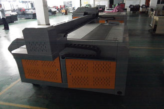 China impressora do leito de 1.5x1.3m para o metal, cerâmico UV, de vidro, de madeira, plástico, o Pvc etc. RICOH GEN4/GEN5 fornecedor